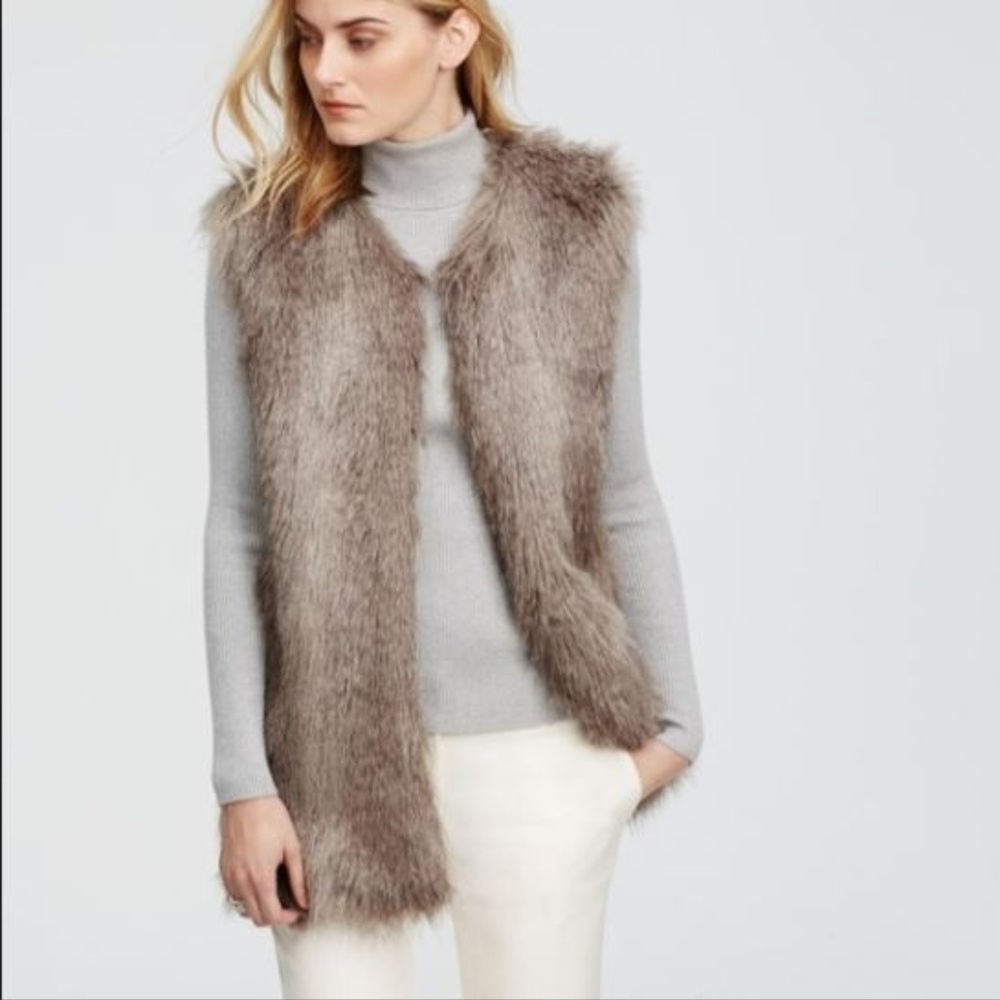 Brand new Ann Taylor Faux Fur Vest (Medium)